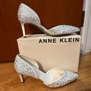 Anne Klein Pearl and Rhinestone Heels size 10
